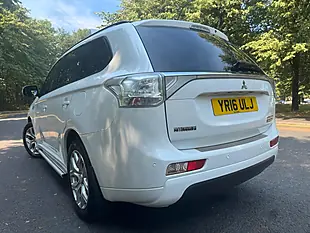 Used 2016 Mitsubishi Outlander GX3h White - Interior and Exterior details 8