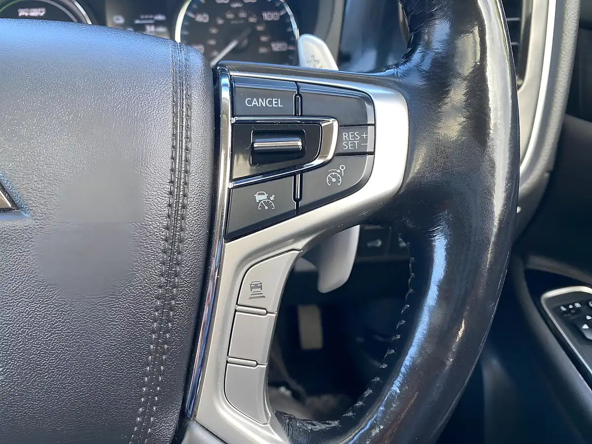 Used 2016 Mitsubishi Outlander GX4hs Black - Interior and Exterior details 19