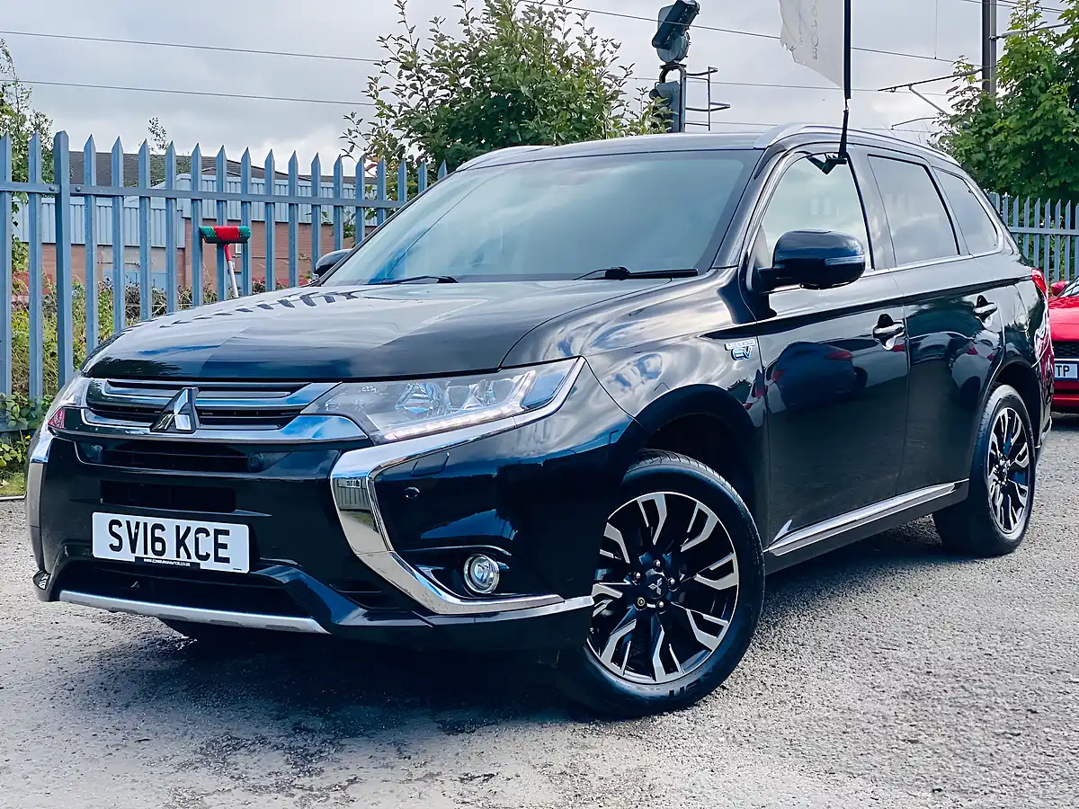 Used 2016 Mitsubishi Outlander GX4hs Black - Interior and Exterior details 3