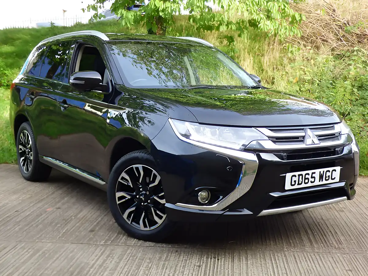 Used 2016 Mitsubishi Outlander GX4hs Black - Front View