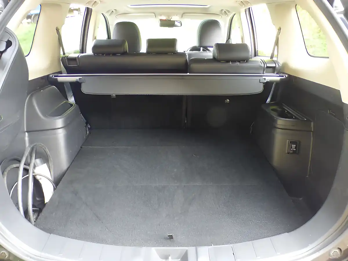Used 2016 Mitsubishi Outlander GX4hs Black - Interior and Exterior details 15