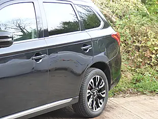 Used 2016 Mitsubishi Outlander GX4hs Black - Interior and Exterior details 16