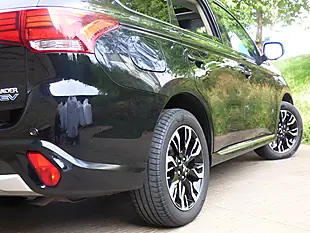 Used 2016 Mitsubishi Outlander GX4hs Black - Interior and Exterior details 18