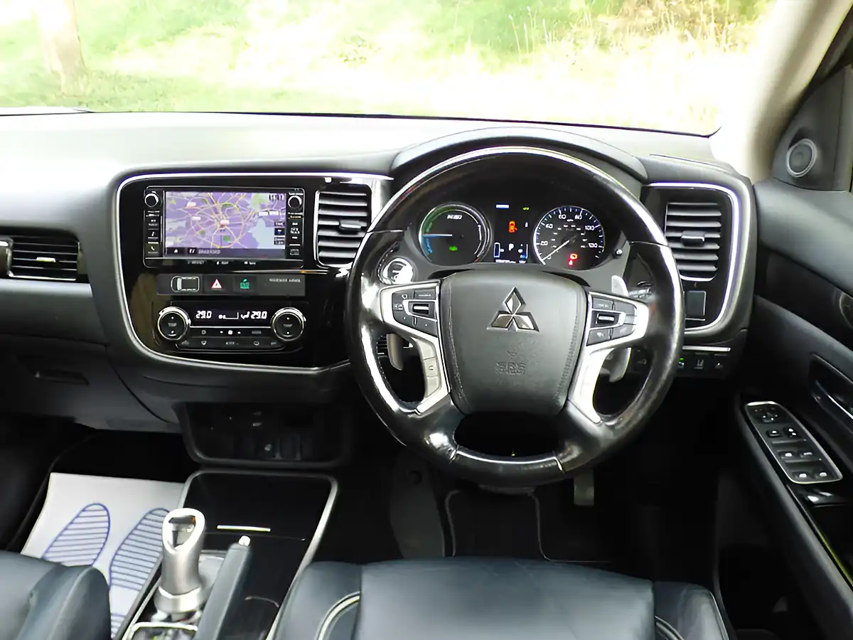 Used 2016 Mitsubishi Outlander GX4hs Black - Interior and Exterior details 20