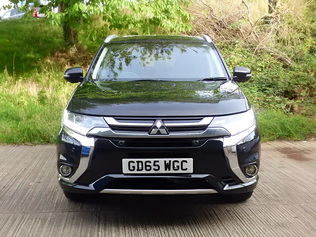 Used 2016 Mitsubishi Outlander GX4hs Black - Interior and Exterior details 7