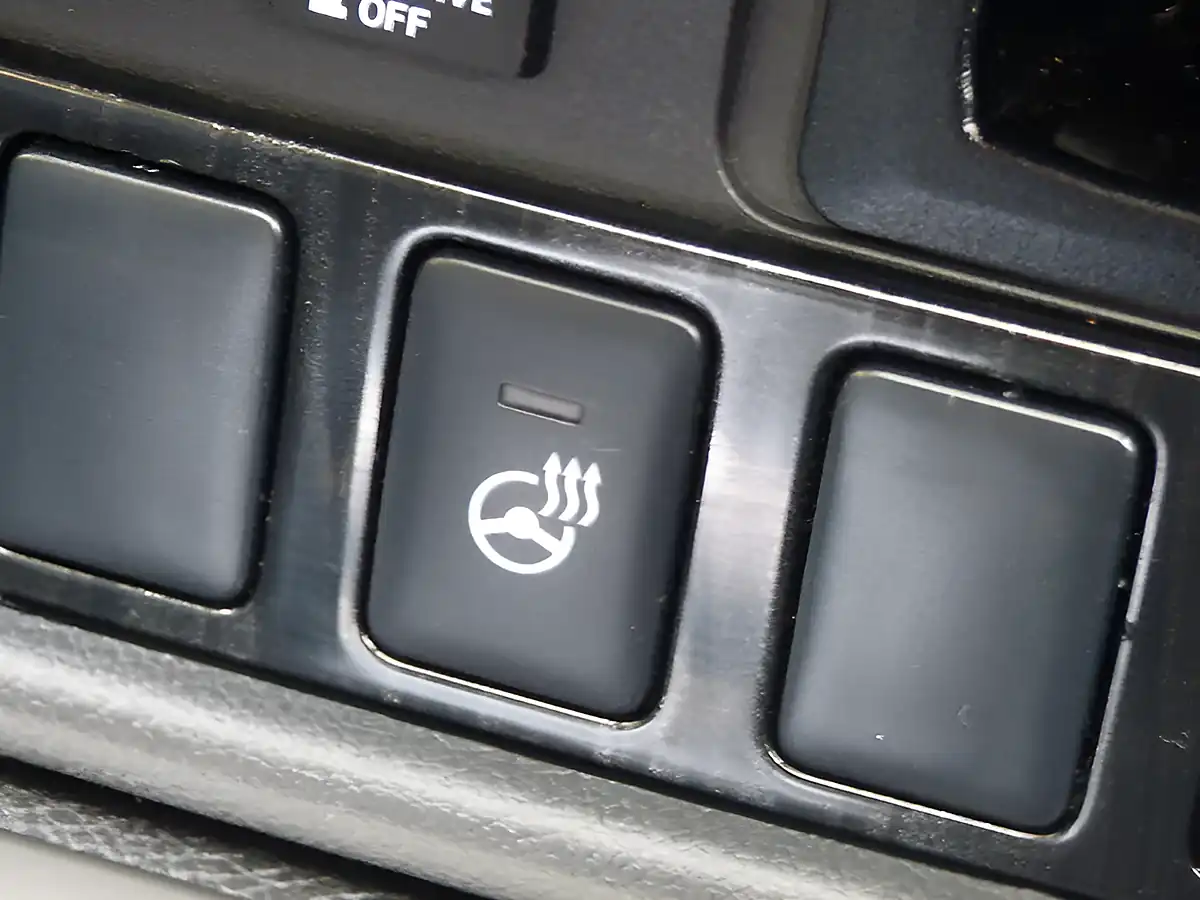 Used 2016 Mitsubishi Outlander GX4hs Black - Interior and Exterior details 8