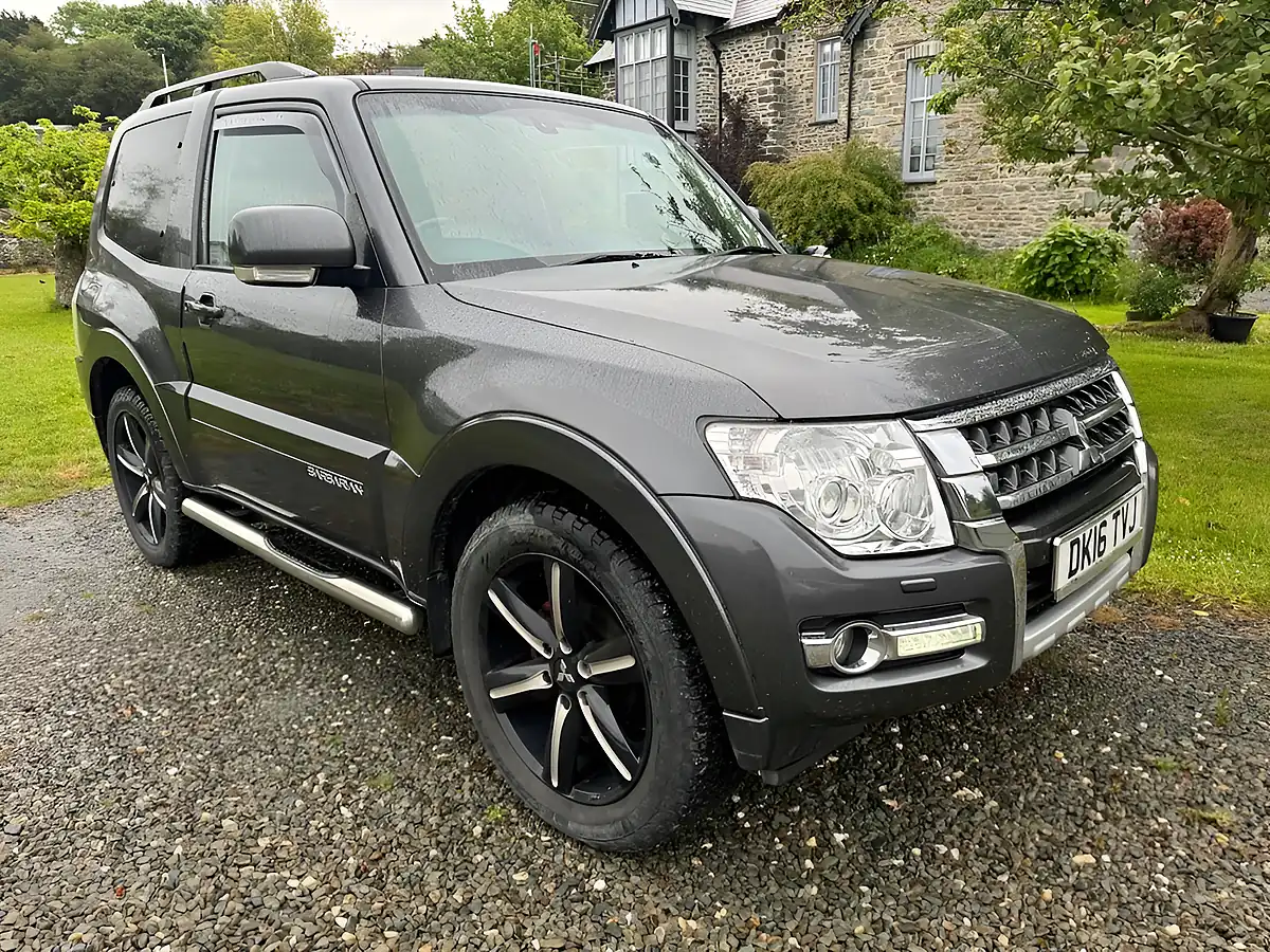Used 2016 Mitsubishi Shogun Barbarian Grey - Interior and Exterior details 5