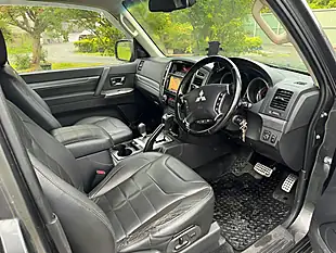 Used 2016 Mitsubishi Shogun Barbarian Grey - Interior and Exterior details 7