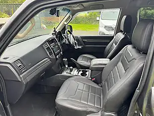 Used 2016 Mitsubishi Shogun Barbarian Grey - Interior and Exterior details 9