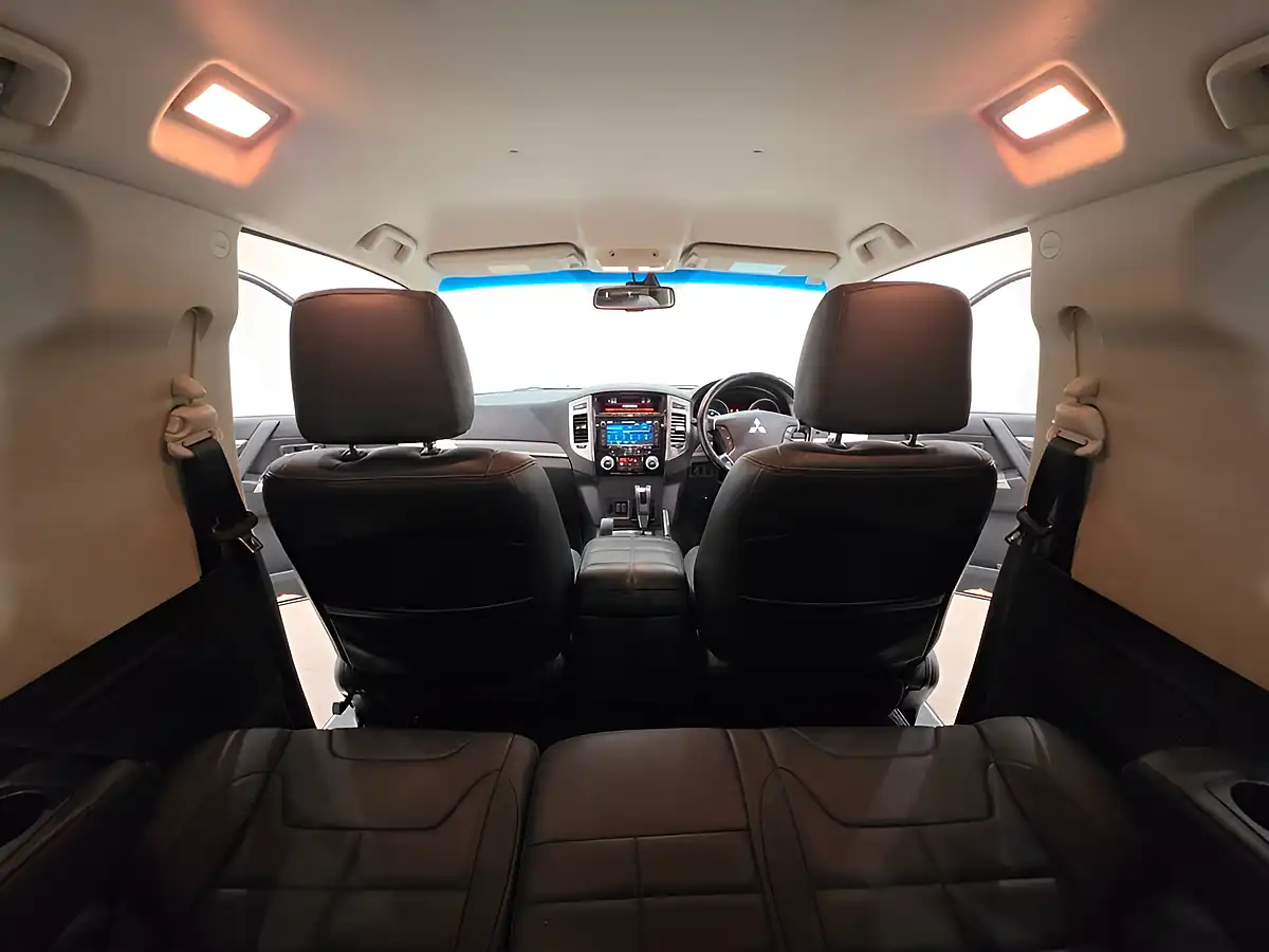 Used 2016 Mitsubishi Shogun Barbarian White - Interior and Exterior details 15