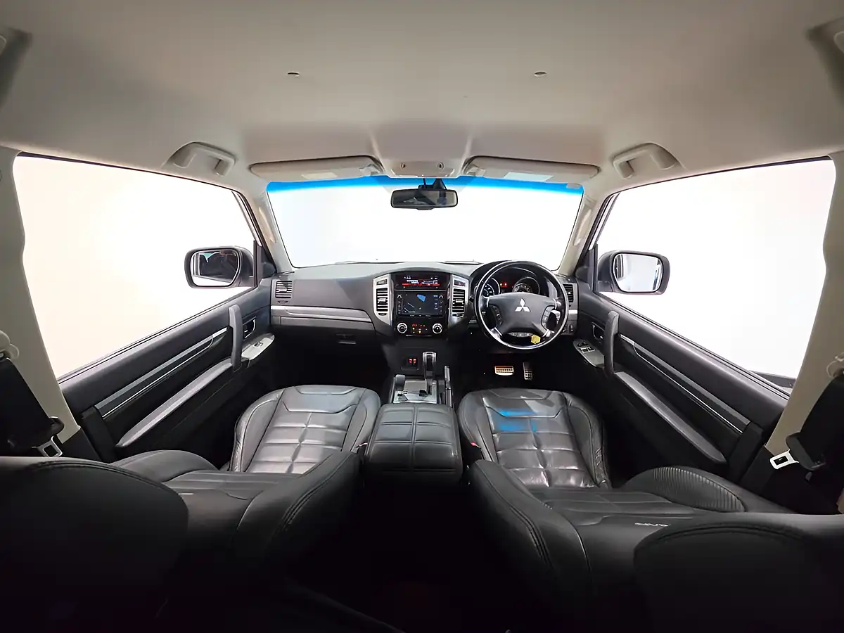 Used 2016 Mitsubishi Shogun Barbarian White - Interior and Exterior details 19
