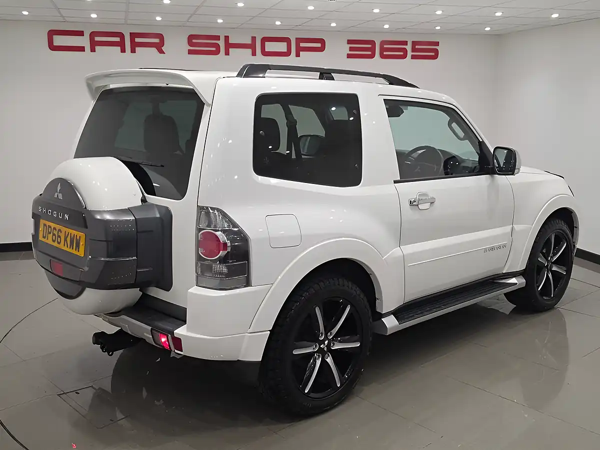 Used 2016 Mitsubishi Shogun Barbarian White - Interior and Exterior details 2
