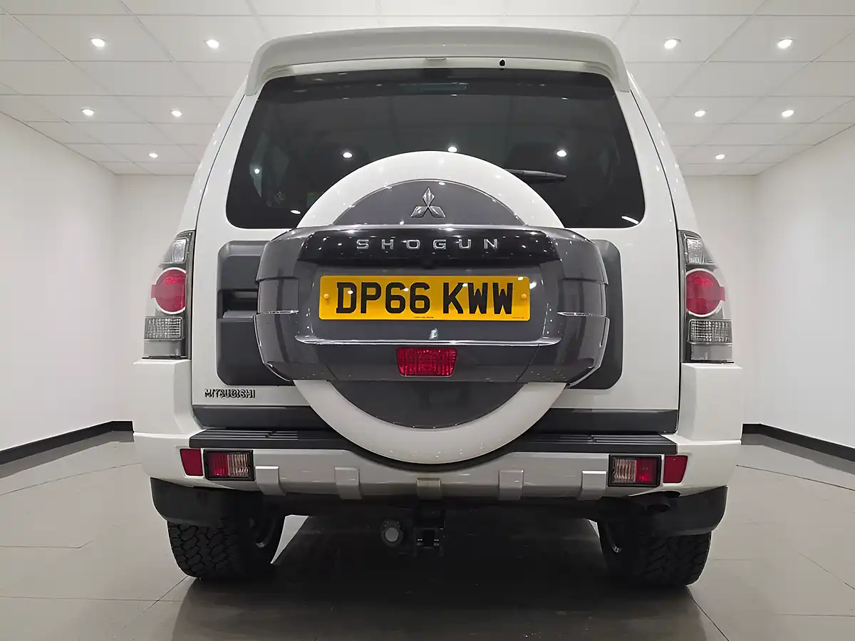 Used 2016 Mitsubishi Shogun Barbarian White - Interior and Exterior details 7