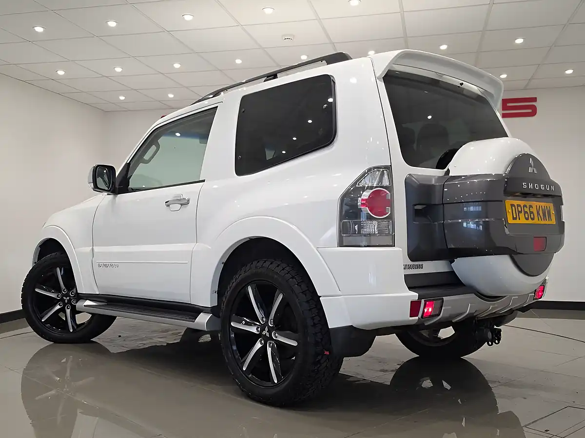 Used 2016 Mitsubishi Shogun Barbarian White - Interior and Exterior details 9