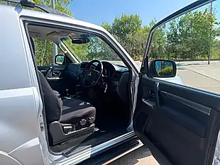 Used 2016 Mitsubishi Shogun SG2 Silver - Interior and Exterior details 13
