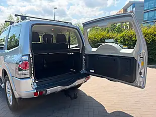 Used 2016 Mitsubishi Shogun SG2 Silver - Interior and Exterior details 18