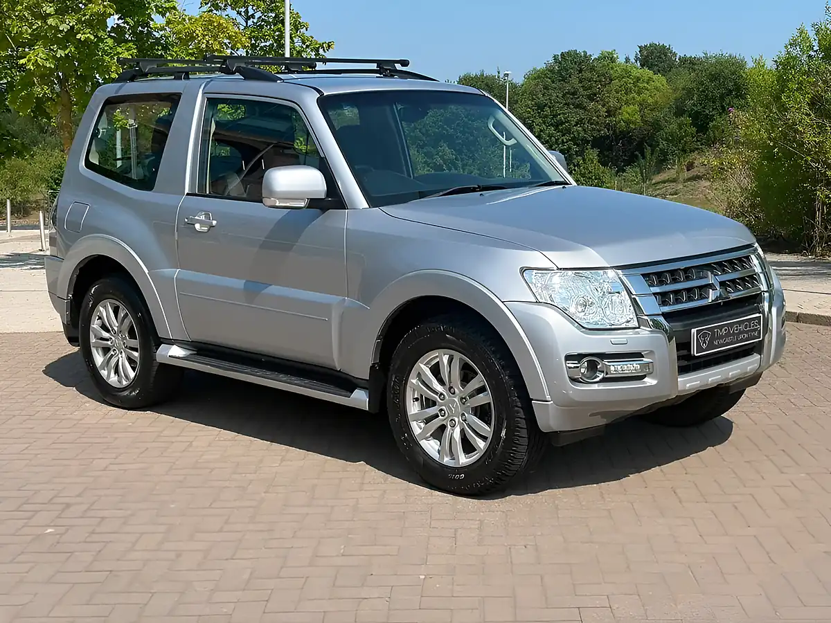 Used 2016 Mitsubishi Shogun SG2 Silver - Interior and Exterior details 2