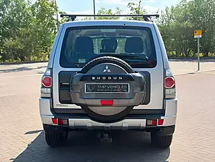 Used 2016 Mitsubishi Shogun SG2 Silver - Interior and Exterior details 8