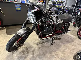 Used 2016 Moto Guzzi V7 744 Racer Silver - Interior and Exterior details 6