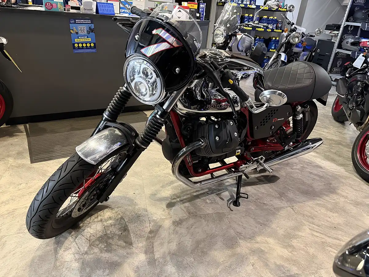 Used 2016 Moto Guzzi V7 744 Racer Silver - Interior and Exterior details 6