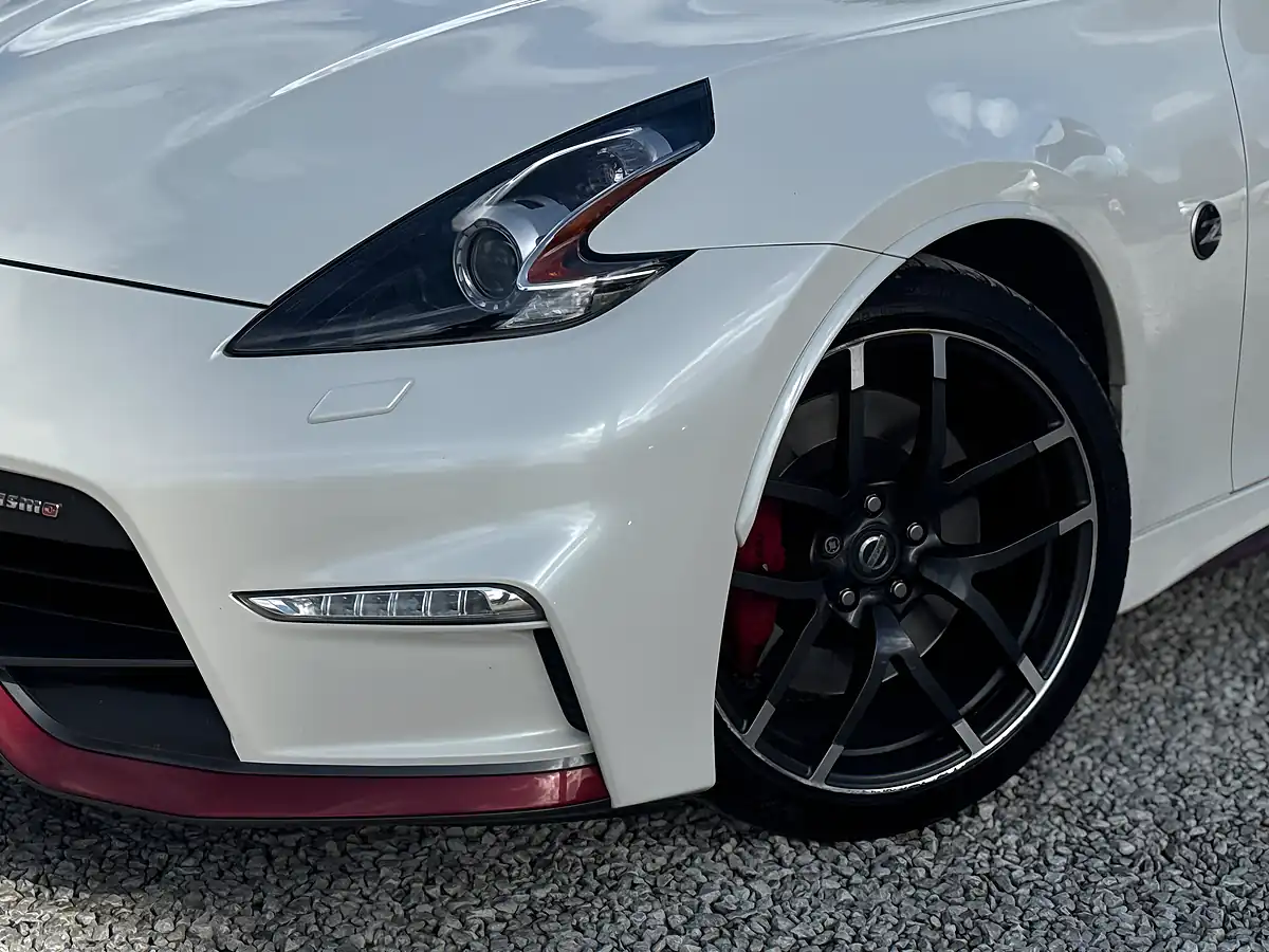 Used 2016 Nissan 370 Z Nismo White - Interior and Exterior details 16