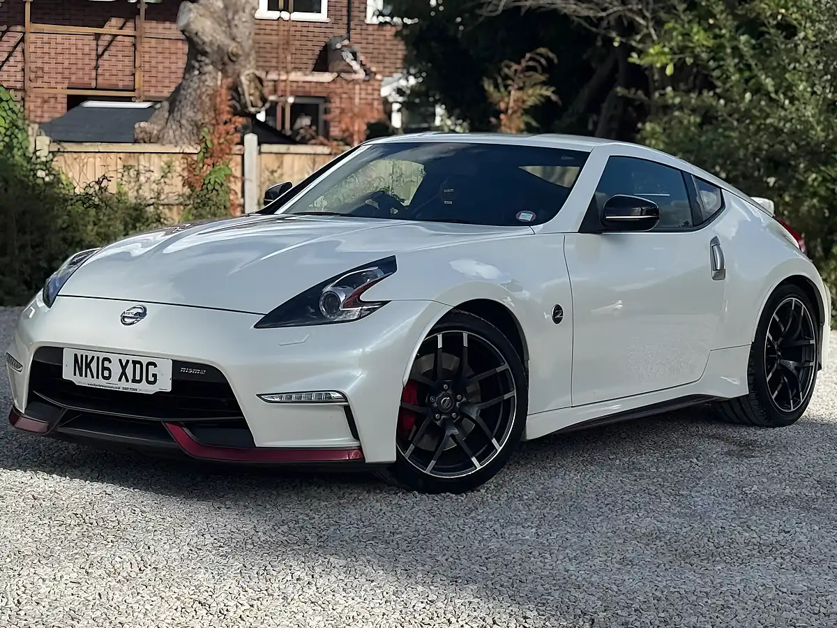 Used 2016 Nissan 370 Z Nismo White - Interior and Exterior details 2