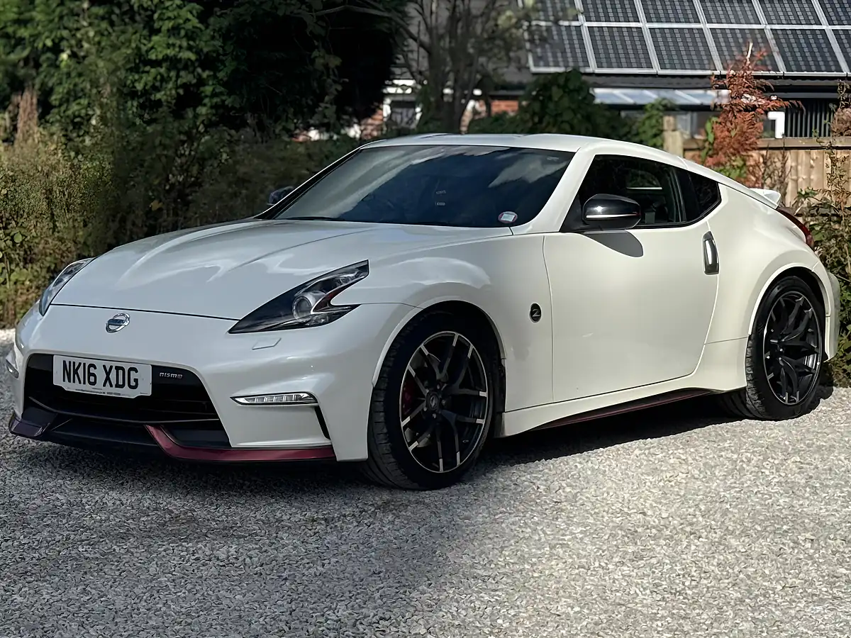 Used 2016 Nissan 370 Z Nismo White - Interior and Exterior details 6