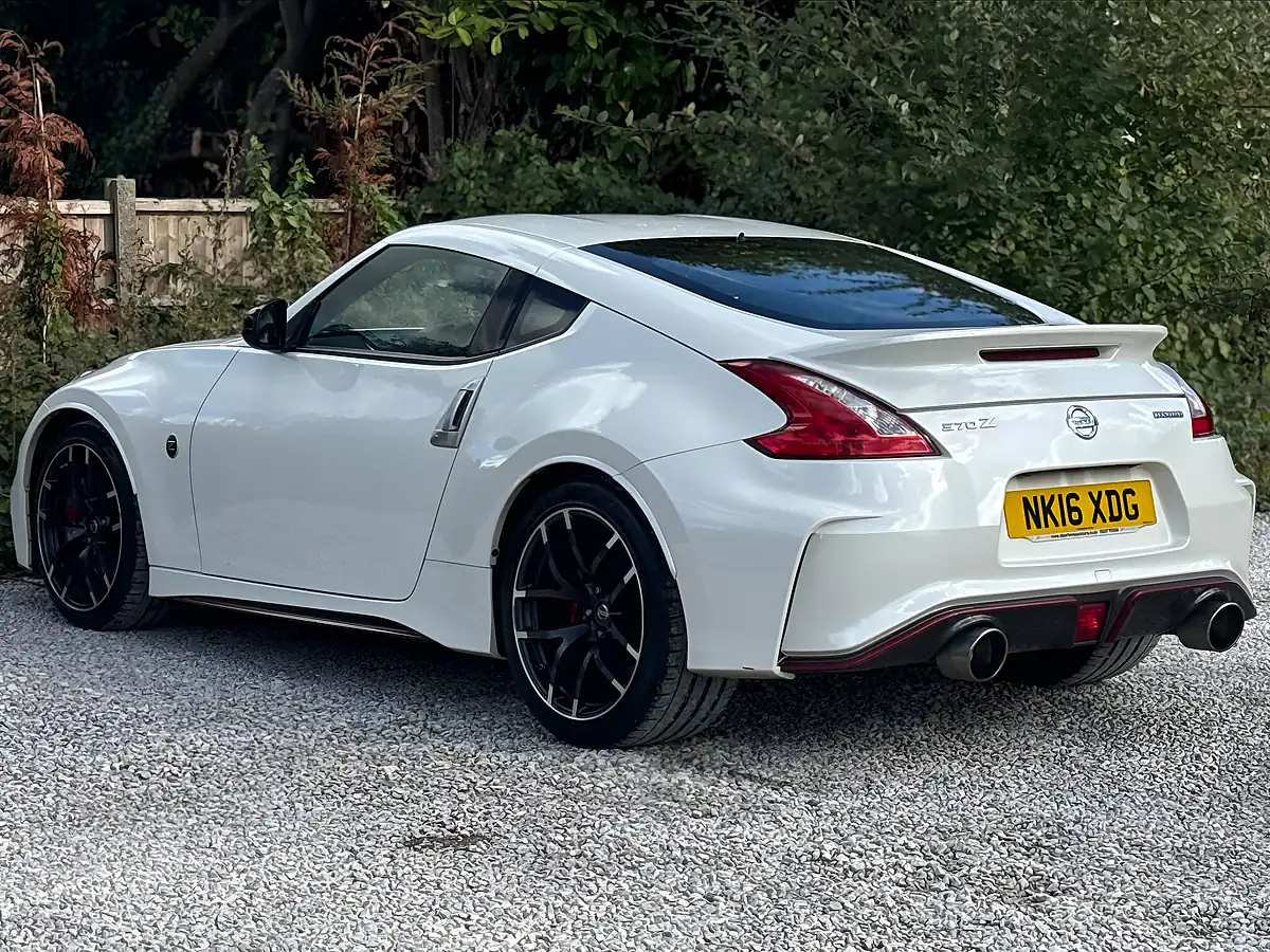 Used 2016 Nissan 370 Z Nismo White - Interior and Exterior details 7