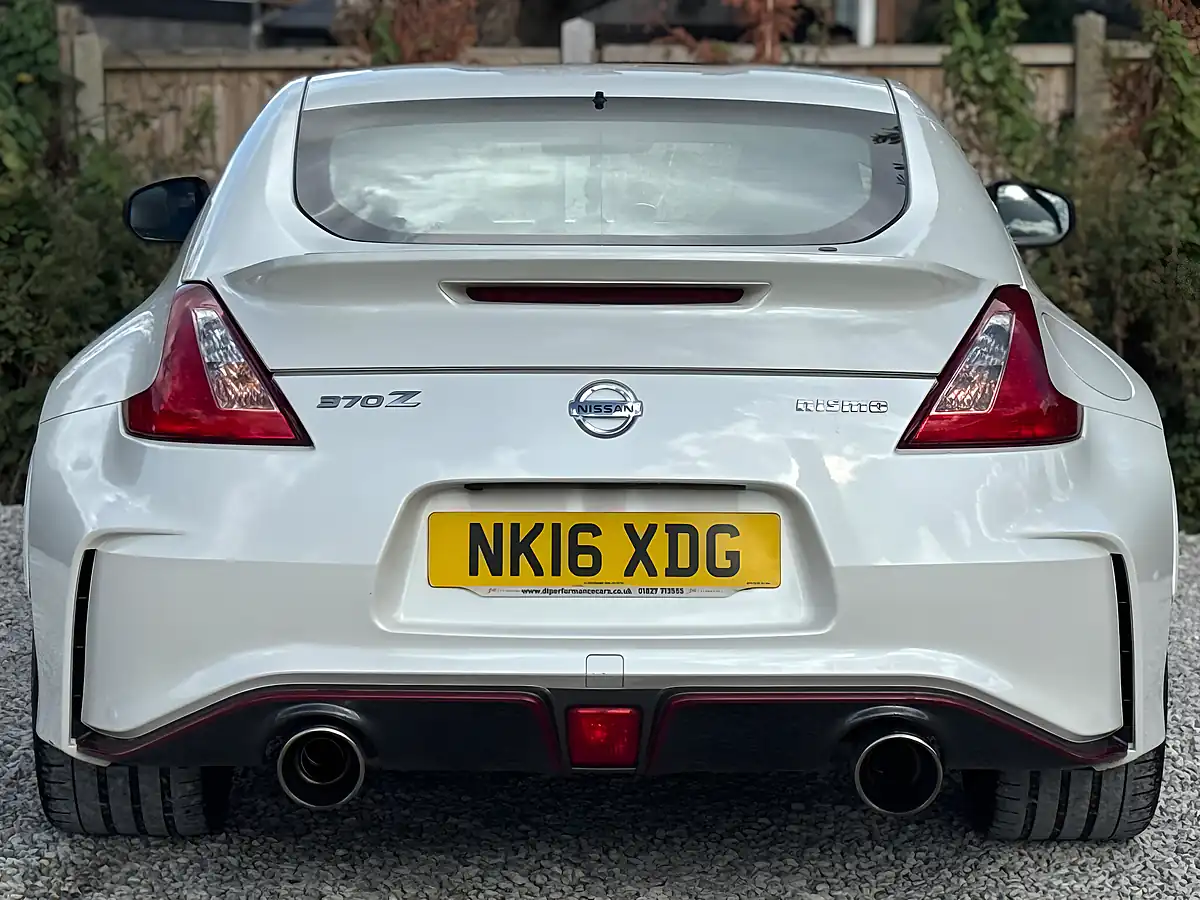 Used 2016 Nissan 370 Z Nismo White - Interior and Exterior details 9