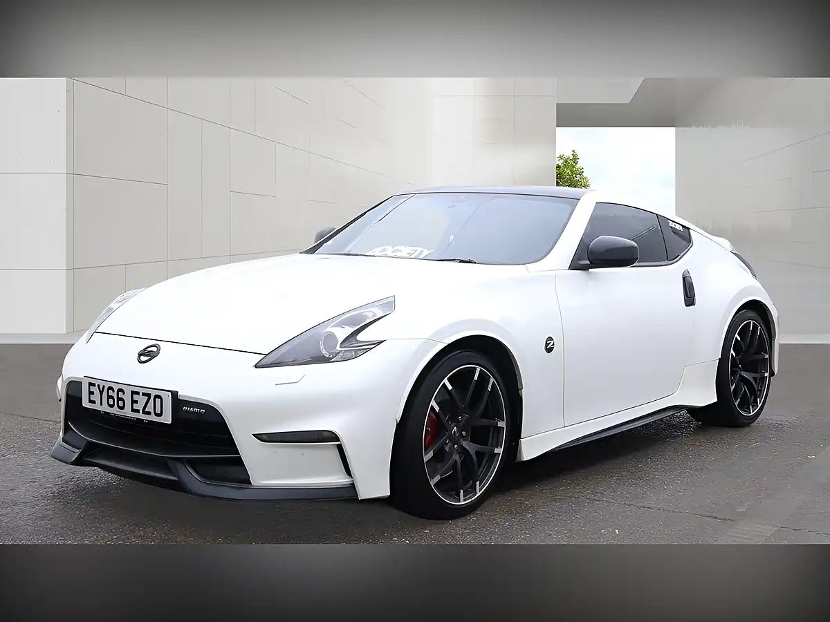 Used 2016 Nissan 370Z Nismo White - Interior and Exterior details 3