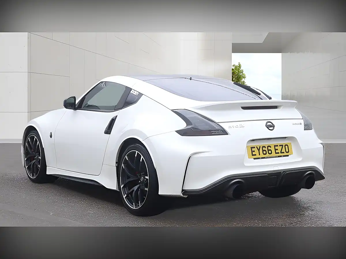 Used 2016 Nissan 370Z Nismo White - Interior and Exterior details 4