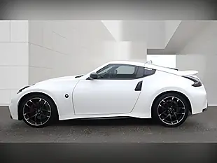 Used 2016 Nissan 370Z Nismo White - Interior and Exterior details 5