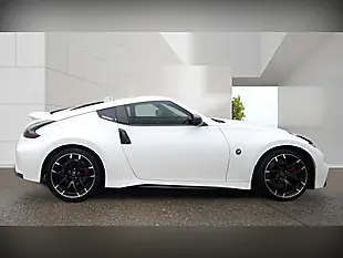 Used 2016 Nissan 370Z Nismo White - Interior and Exterior details 7