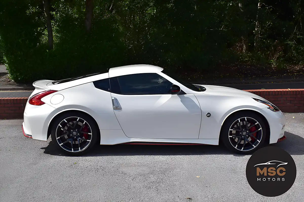 Used 2016 Nissan 370Z Nismo White - Interior and Exterior details 11