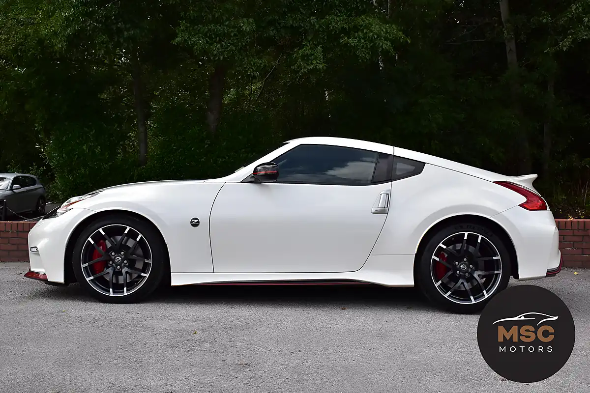 Used 2016 Nissan 370Z Nismo White - Interior and Exterior details 9