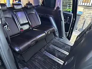 Used 2016 Nissan Elgrand Highway Star S Grey - Interior and Exterior details 13