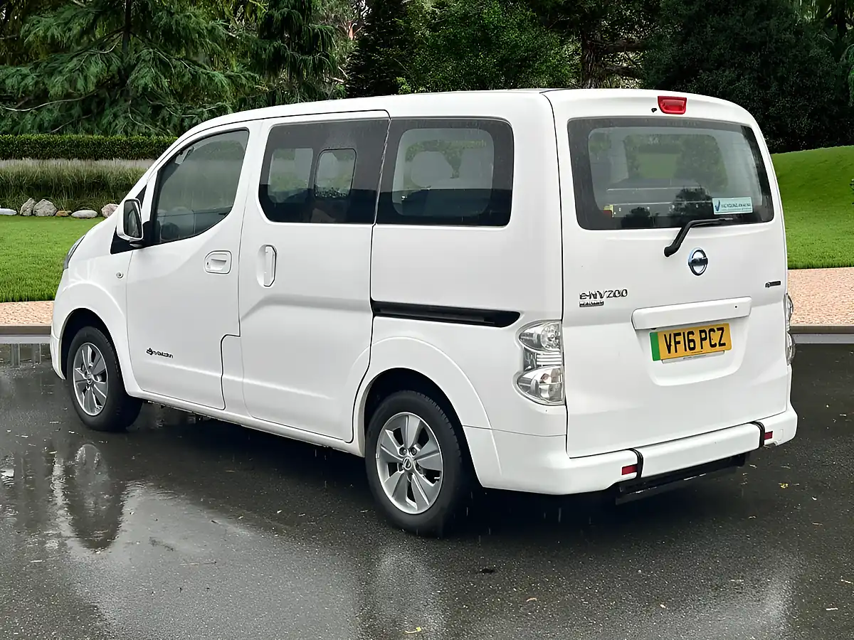 Used 2016 Nissan eNV200 Evalia Tekna White - Interior and Exterior details 14