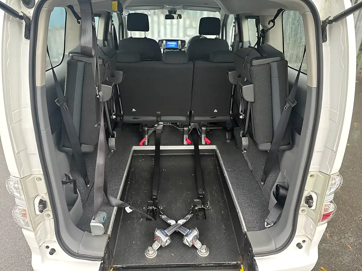 Used 2016 Nissan eNV200 Evalia Tekna White - Interior and Exterior details 15