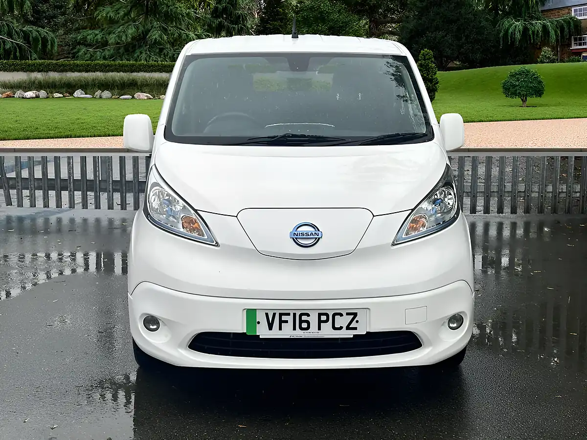 Used 2016 Nissan eNV200 Evalia Tekna White - Interior and Exterior details 9