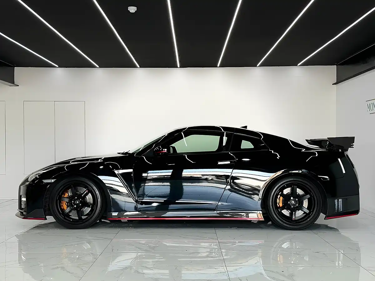 Used 2016 Nissan GT-R Nismo Black - Interior and Exterior details 3