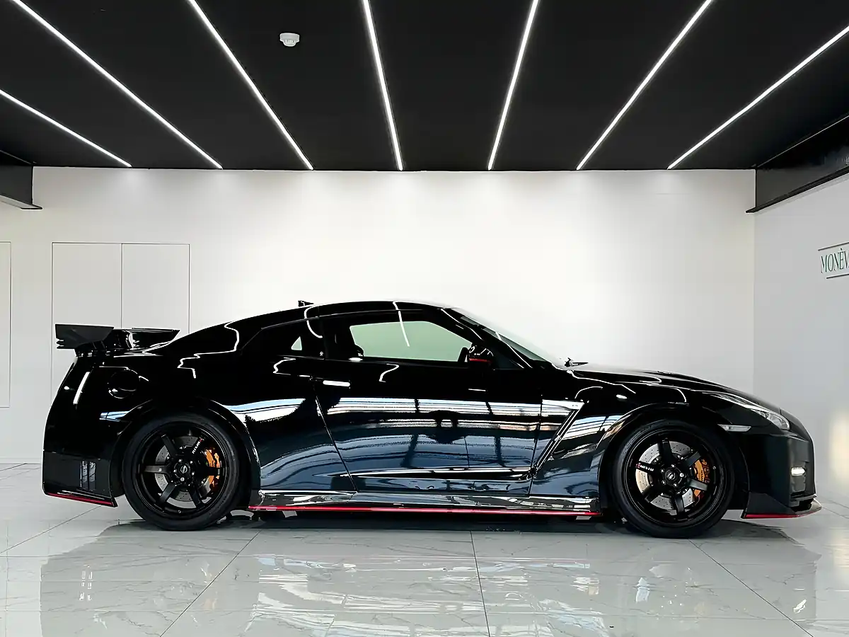 Used 2016 Nissan GT-R Nismo Black - Interior and Exterior details 4