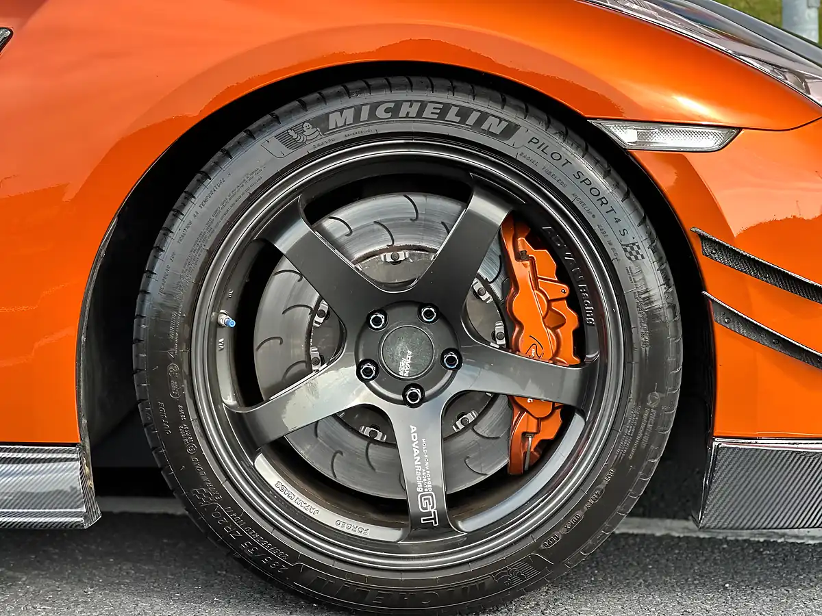 Used 2016 Nissan GT-R Prestige Katsura Metallic Orange - Interior and Exterior details 12