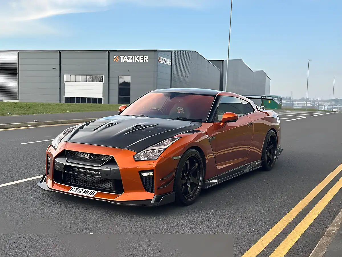 Used 2016 Nissan GT-R Prestige Katsura Metallic Orange - Interior and Exterior details 4