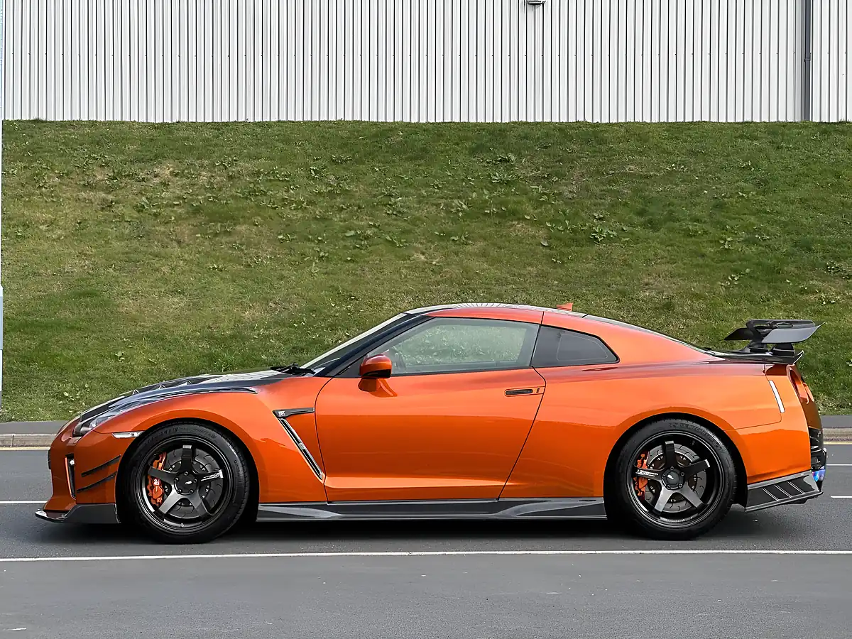 Used 2016 Nissan GT-R Prestige Katsura Metallic Orange - Interior and Exterior details 8