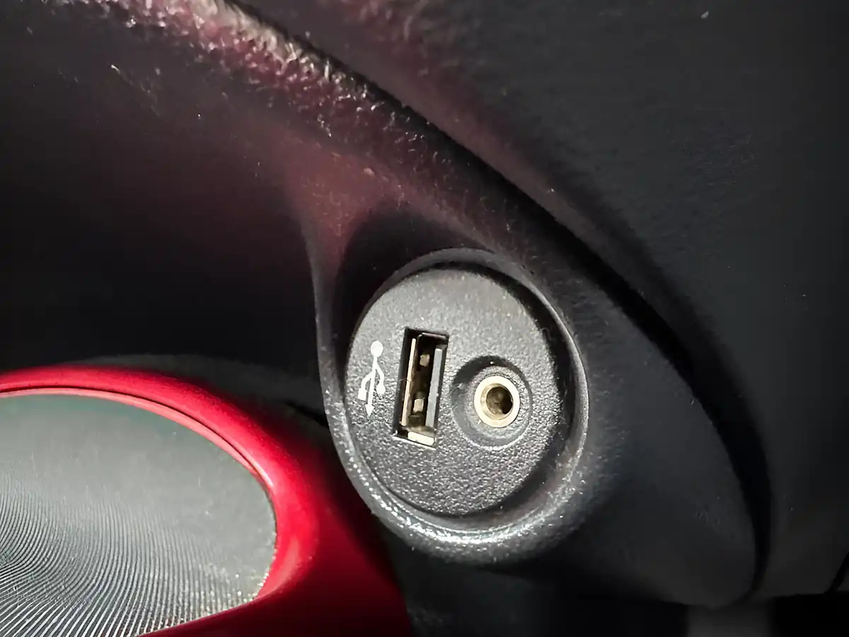 Used 2016 Nissan Juke Acenta Premium Grey - Interior and Exterior details 16