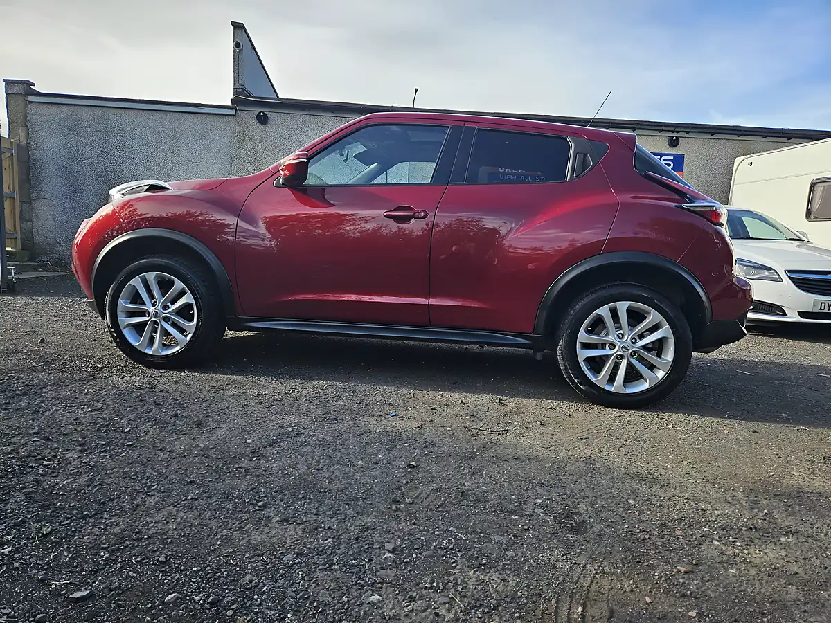 Used 2016 Nissan Juke Acenta Premium Red - Interior and Exterior details 11