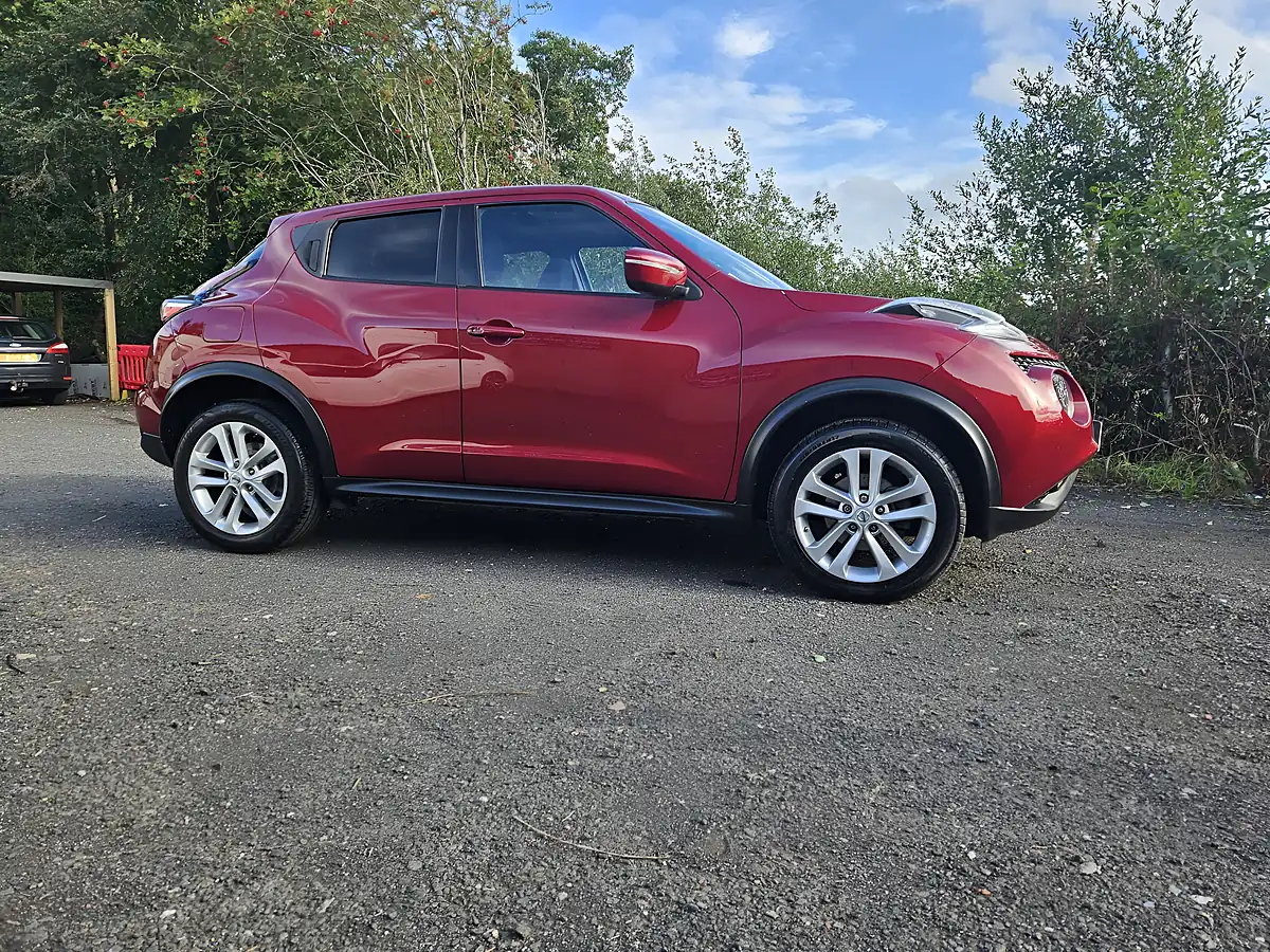 Used 2016 Nissan Juke Acenta Premium Red - Interior and Exterior details 8