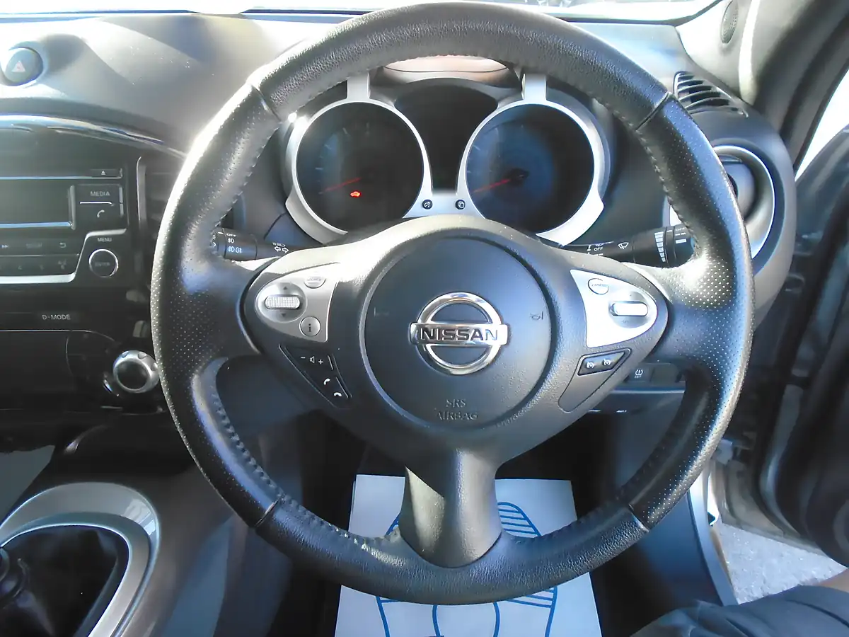 Used 2016 Nissan Juke Acenta Silver - Interior and Exterior details 11
