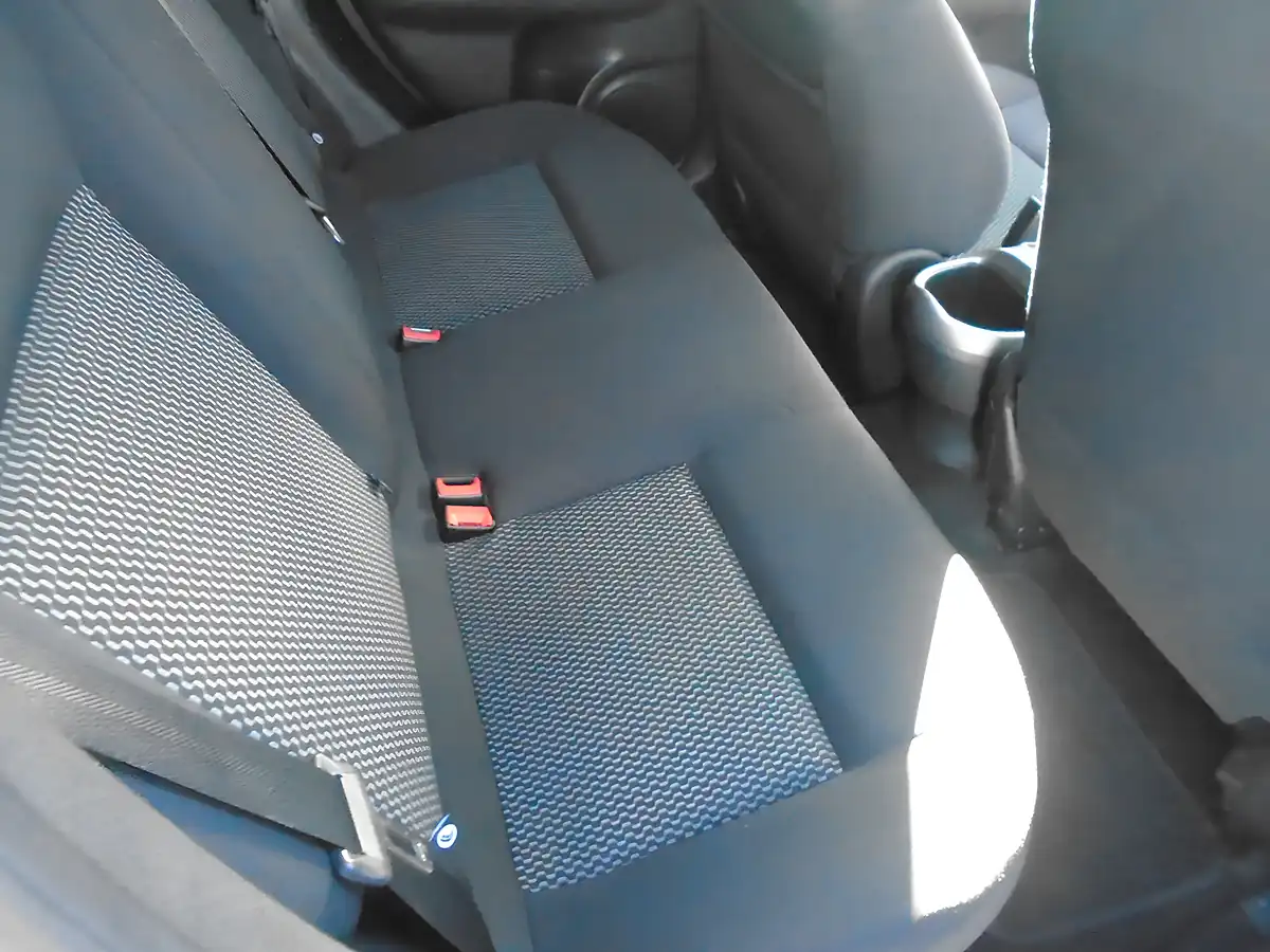 Used 2016 Nissan Juke Acenta Silver - Interior and Exterior details 8