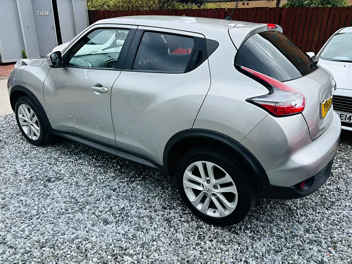 Used 2016 Nissan Juke Acenta Silver - Interior and Exterior details 16